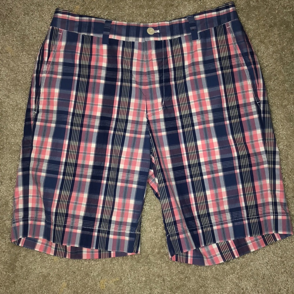 Vineyard Vines breaker shorts size 30 waist.